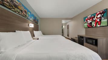 Suíte, 2 camas de casal (Smoke Free) | Escrivaninha, espaço de trabalho para notebook, cortinas blackout