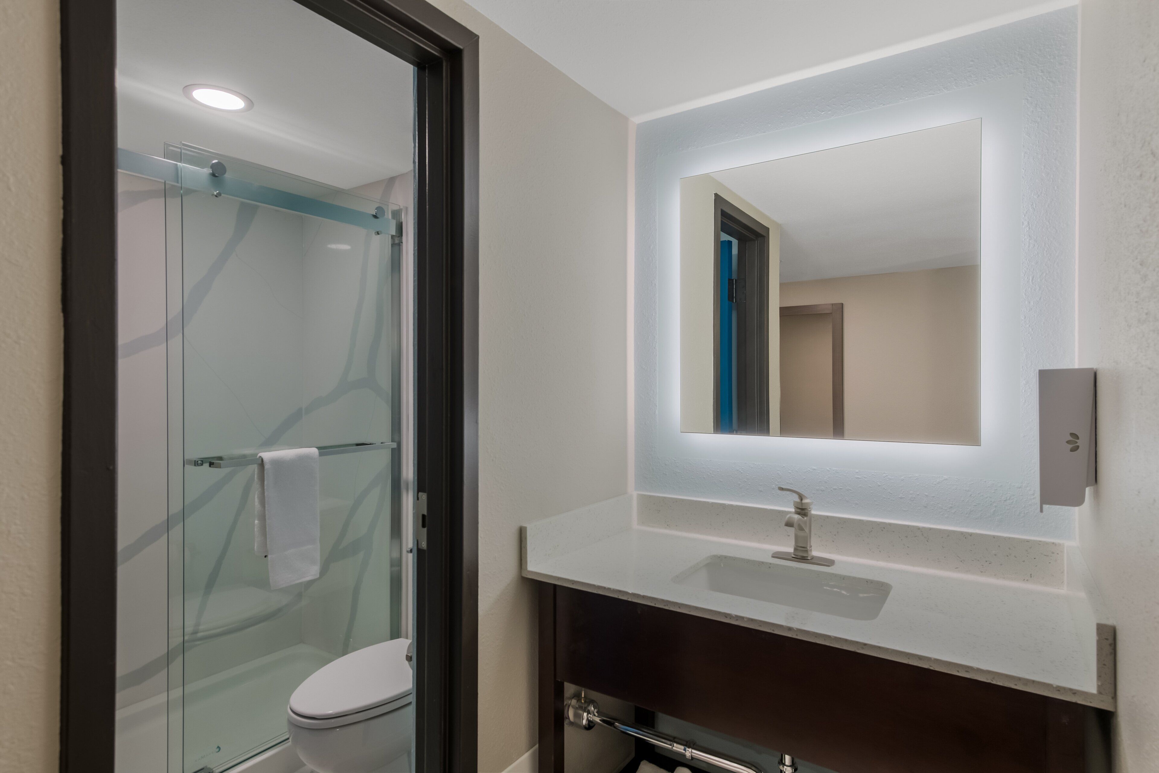 Photo - Red Roof PLUS & Suites Virginia Beach - Seaside