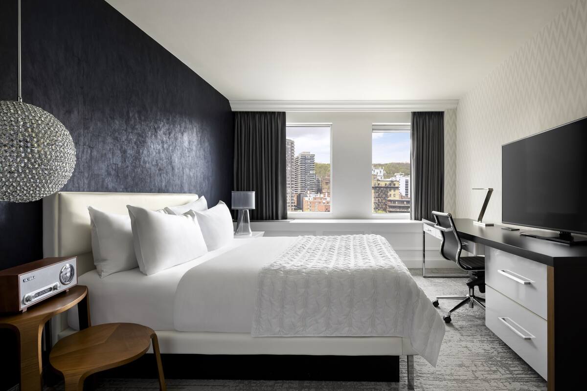 1 bedroom, premium bedding, pillowtop beds, in-room safe