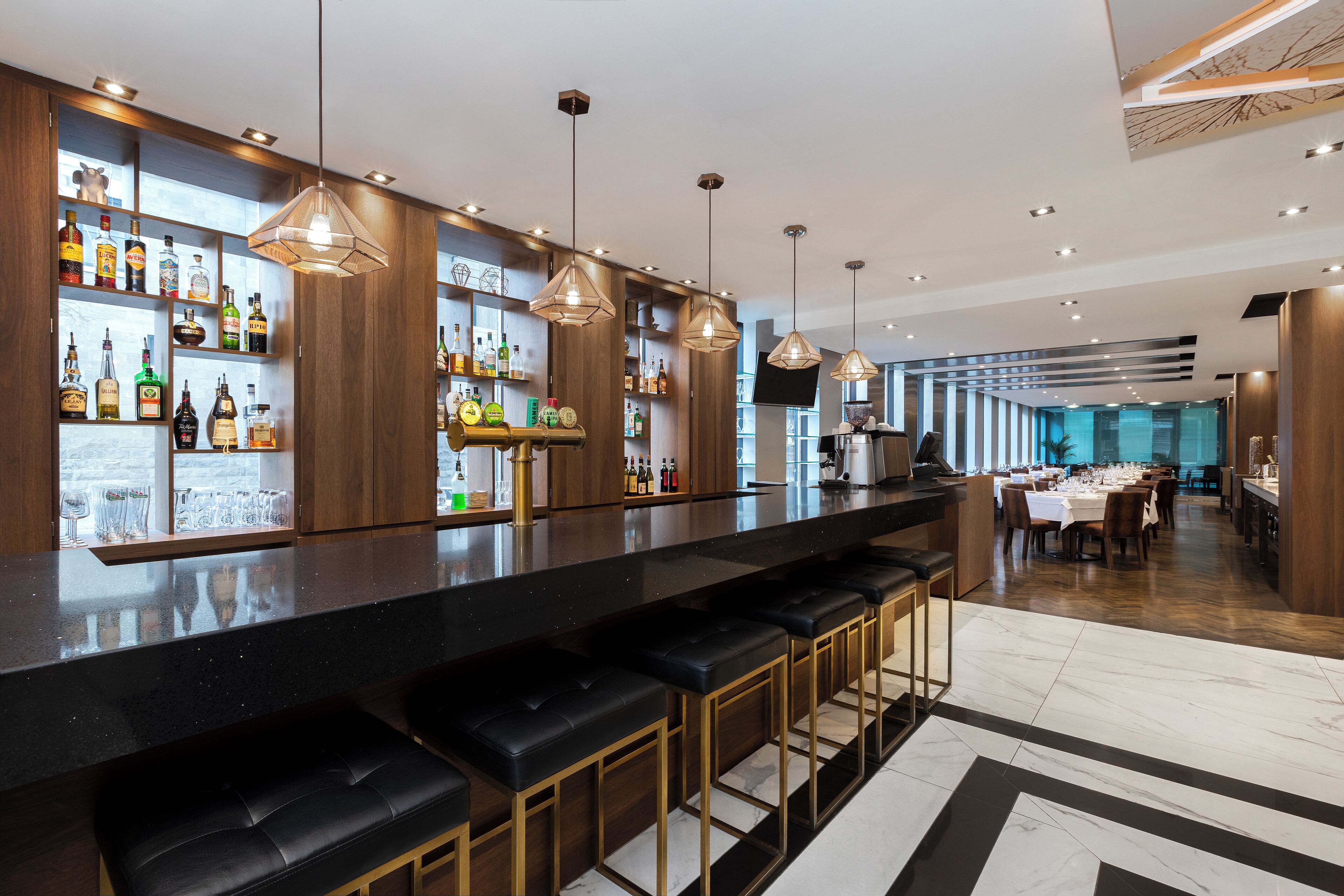 Breakfast, lunch, dinner served; Italian cuisine 