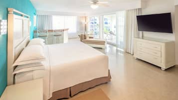 Suite Studio Junior, bain à remous, vue océan | Articles gratuits dans le mini-bar, coffres-forts dans les chambres