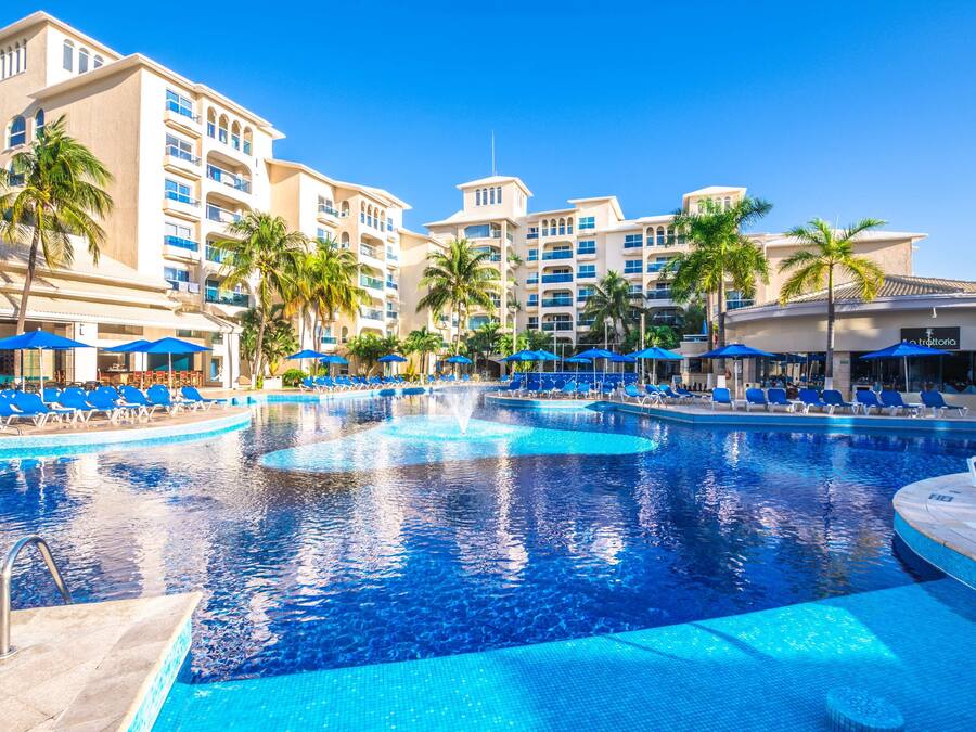 Outdoor pool, open 8:00 AM to 8:00 PM, pool umbrellas, sun loungers