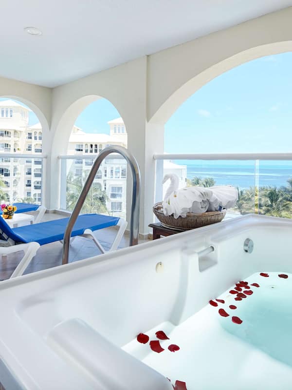 Junior Suite, Hot Tub, Ocean View | Free minibar, in-room safe, blackout drapes, iron/ironing board
