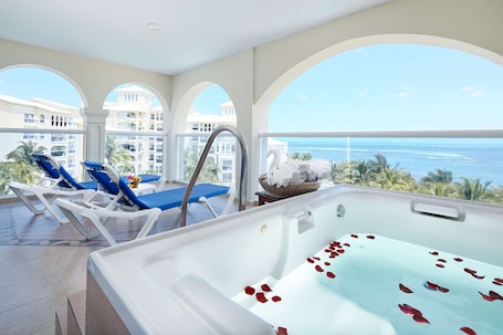 Junior Suite, Hot Tub, Ocean View | Free minibar, in-room safe, blackout drapes, iron/ironing board