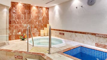 Sauna, tina de hidromasaje y baño turco o hammam