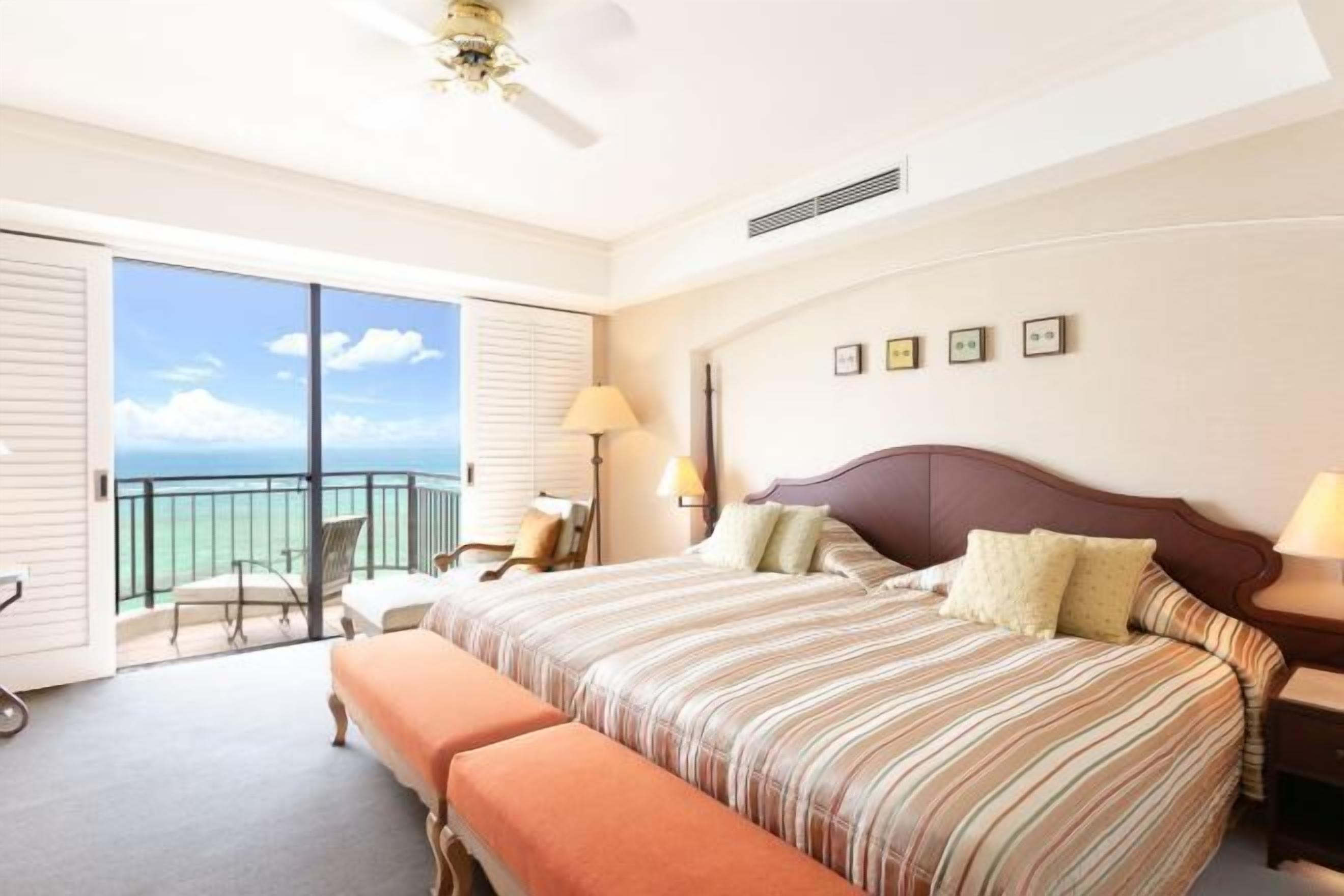 Premium bedding, down comforters, in-room safe, desk