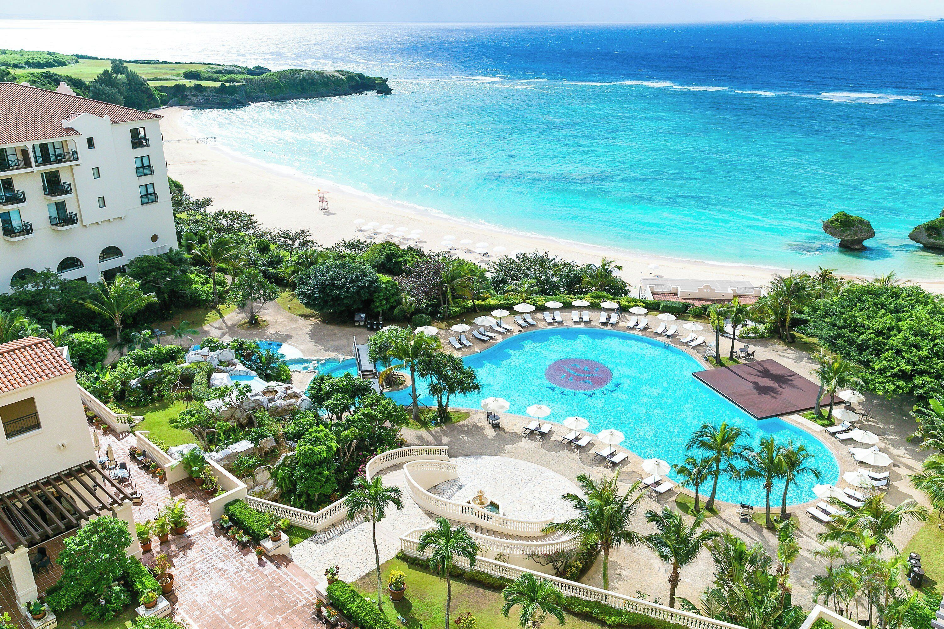 Indoor pool, seasonal outdoor pool, pool umbrellas