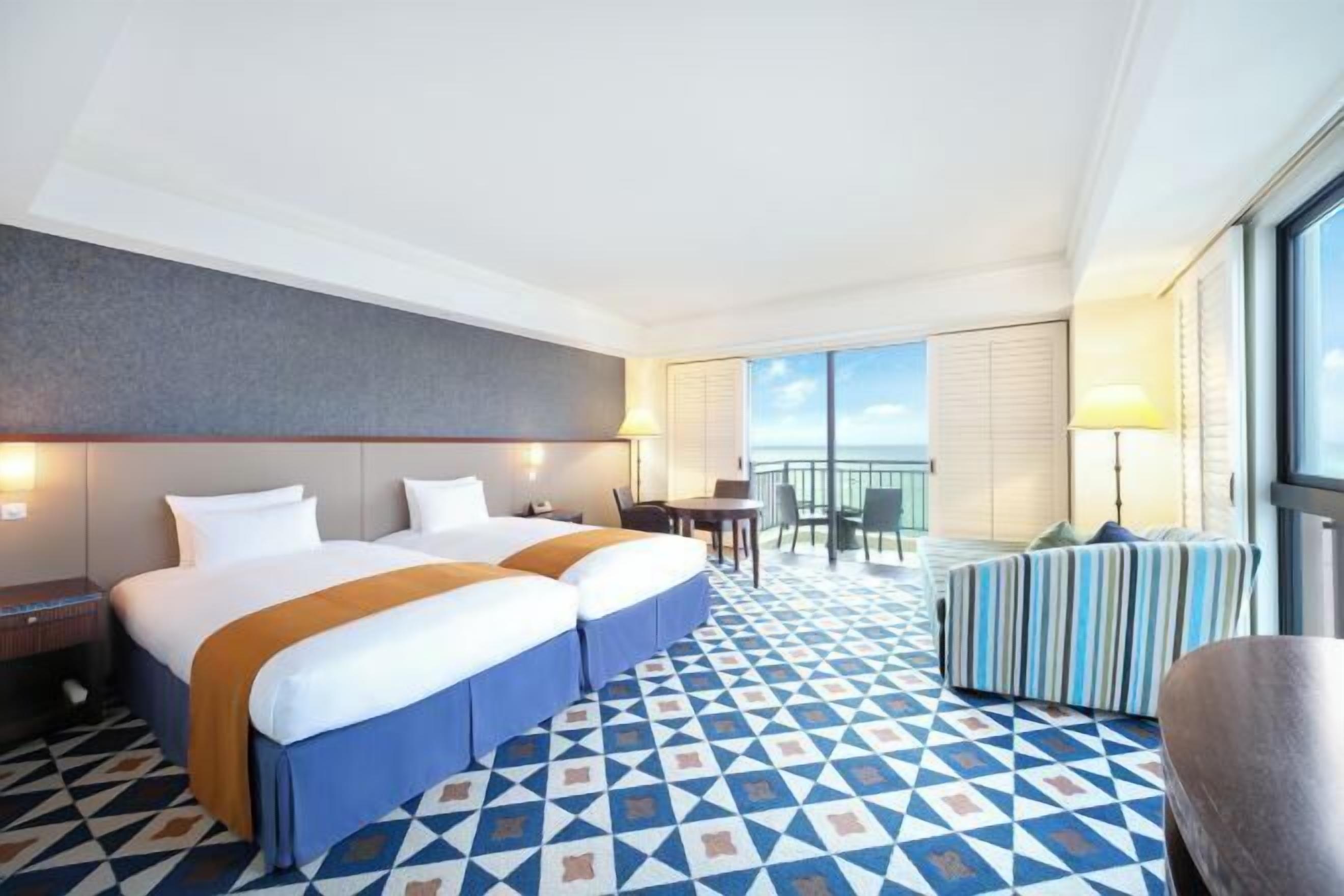 Premium bedding, down comforters, in-room safe, desk