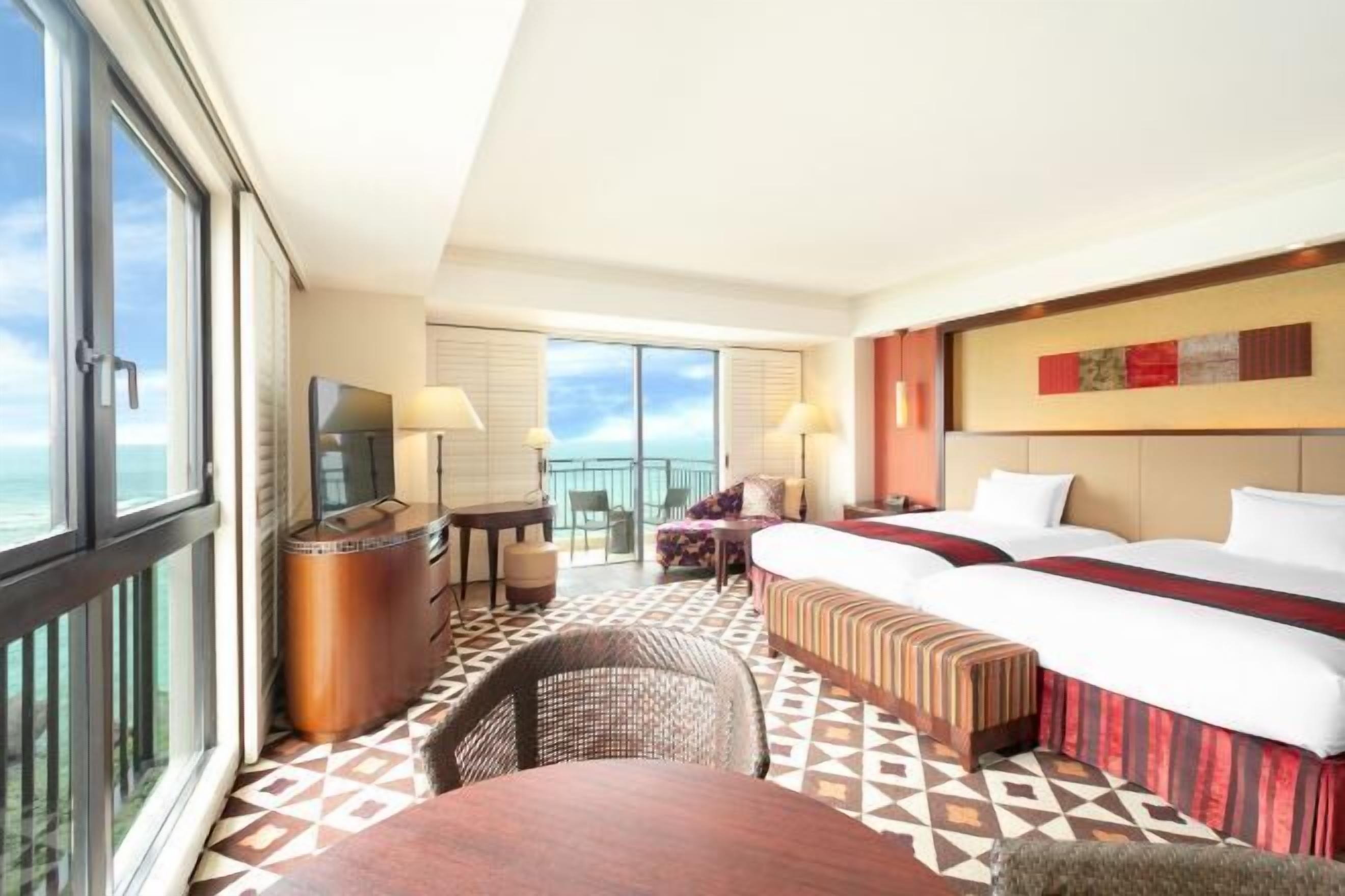 Premium bedding, down comforters, in-room safe, desk