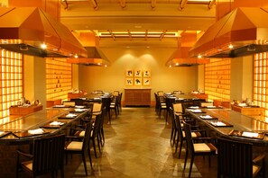 5 restaurants, breakfast, lunch, dinner served; Modern European cuisine 