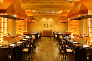 5 restaurants, breakfast, lunch, dinner served; Modern European cuisine