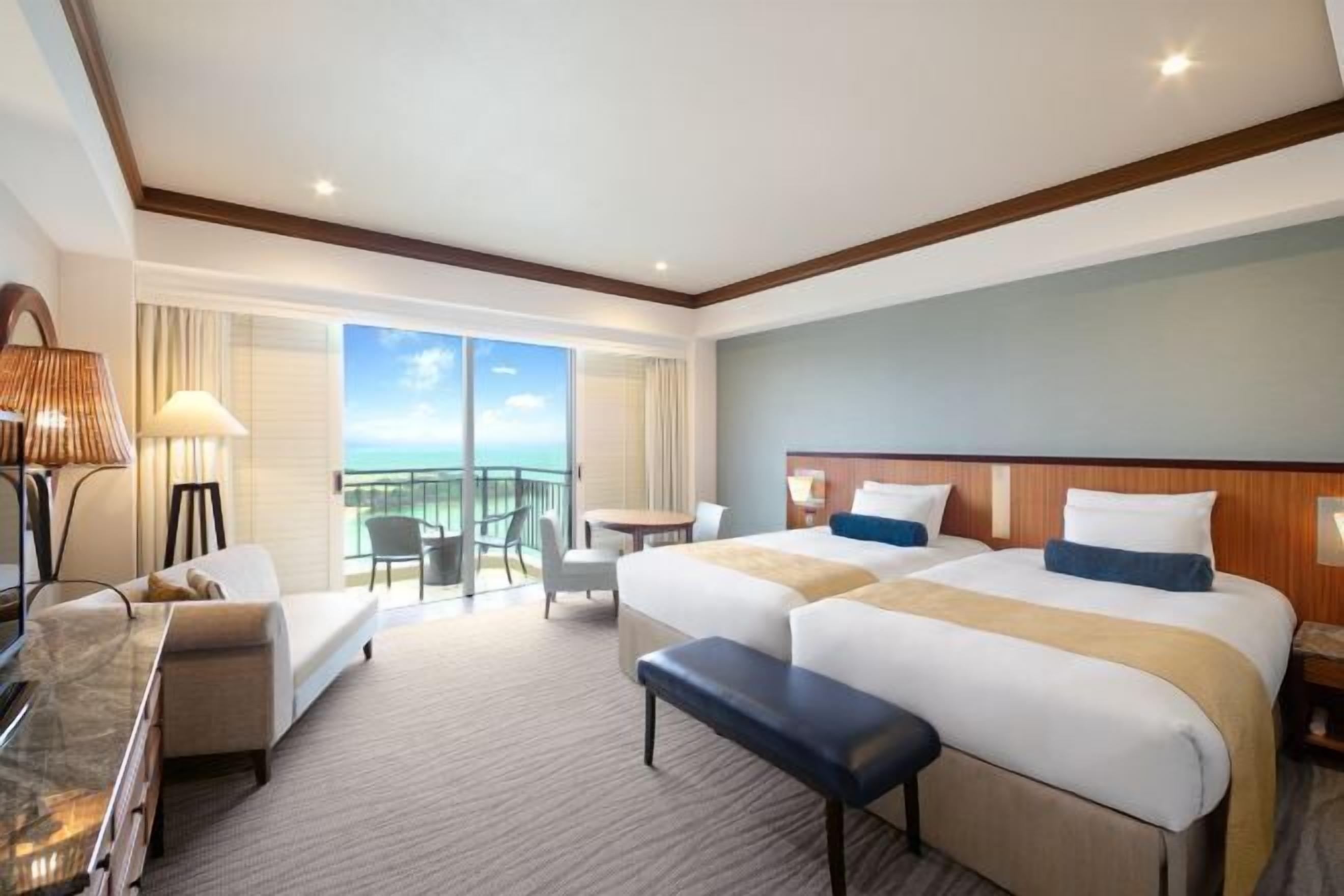Premium bedding, down comforters, in-room safe, desk