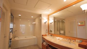 Alivila Suite, Non Smoking (Taxi transfer between airport and hotel available) | Bathroom