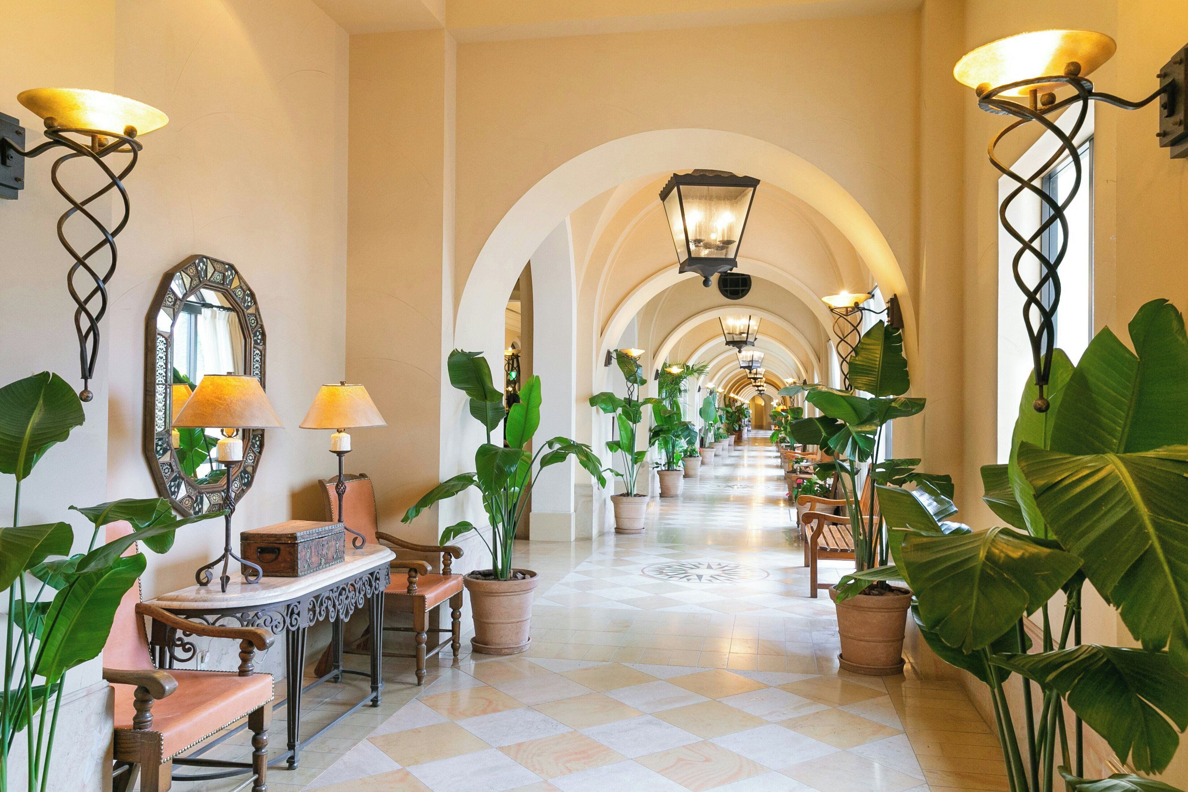 Lobby lounge