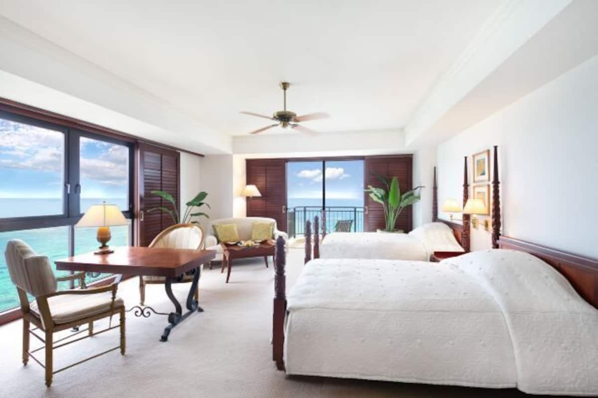 Premium bedding, down comforters, in-room safe, desk