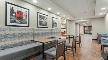 Café da manhã continental grátis todos os dias