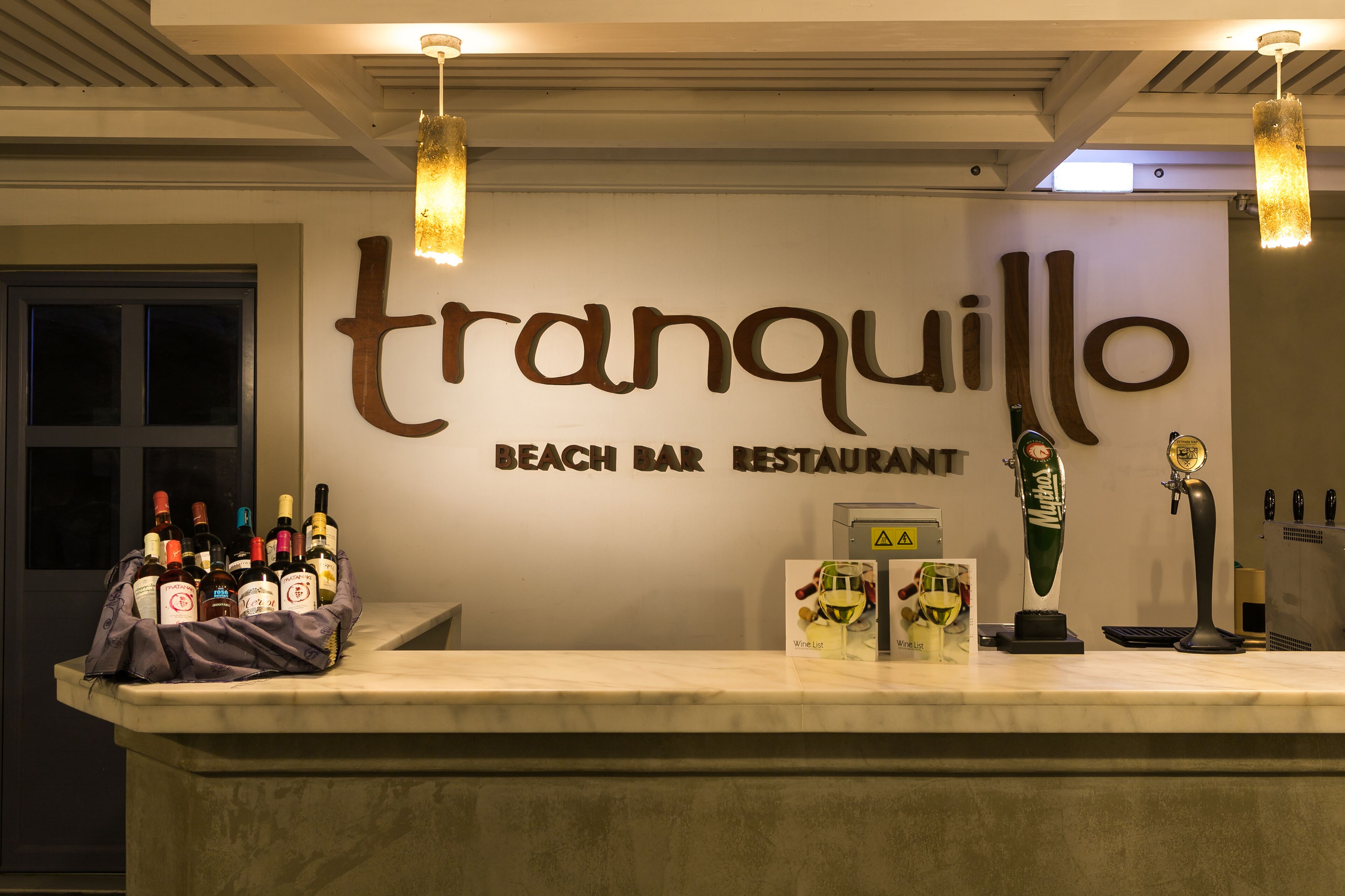 2 restaurants; breakfast, lunch, and dinner served