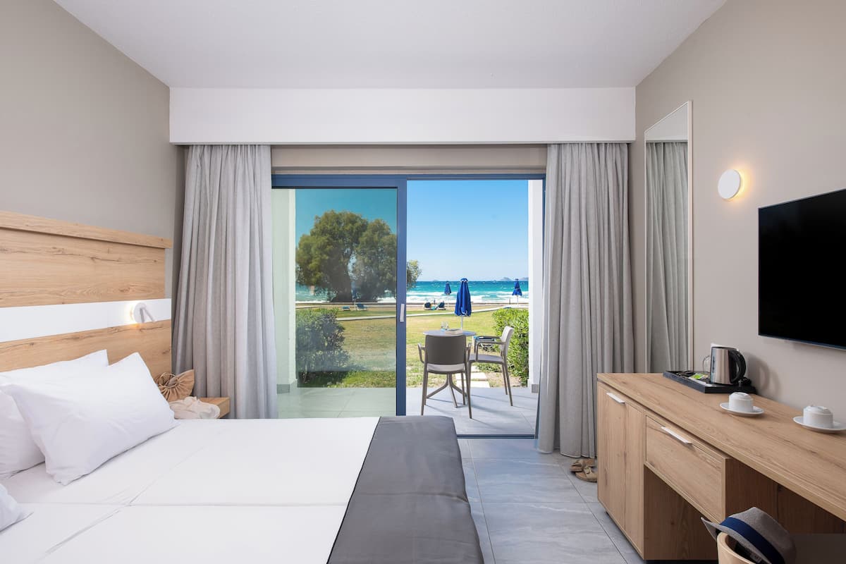 Bungalow, Sea View | 1 bedroom, in-room safe, desk, blackout drapes