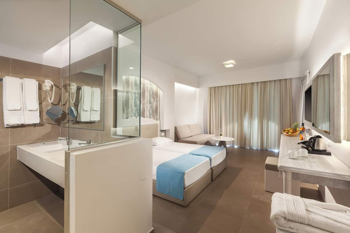 In-room safe, desk, blackout drapes, free WiFi