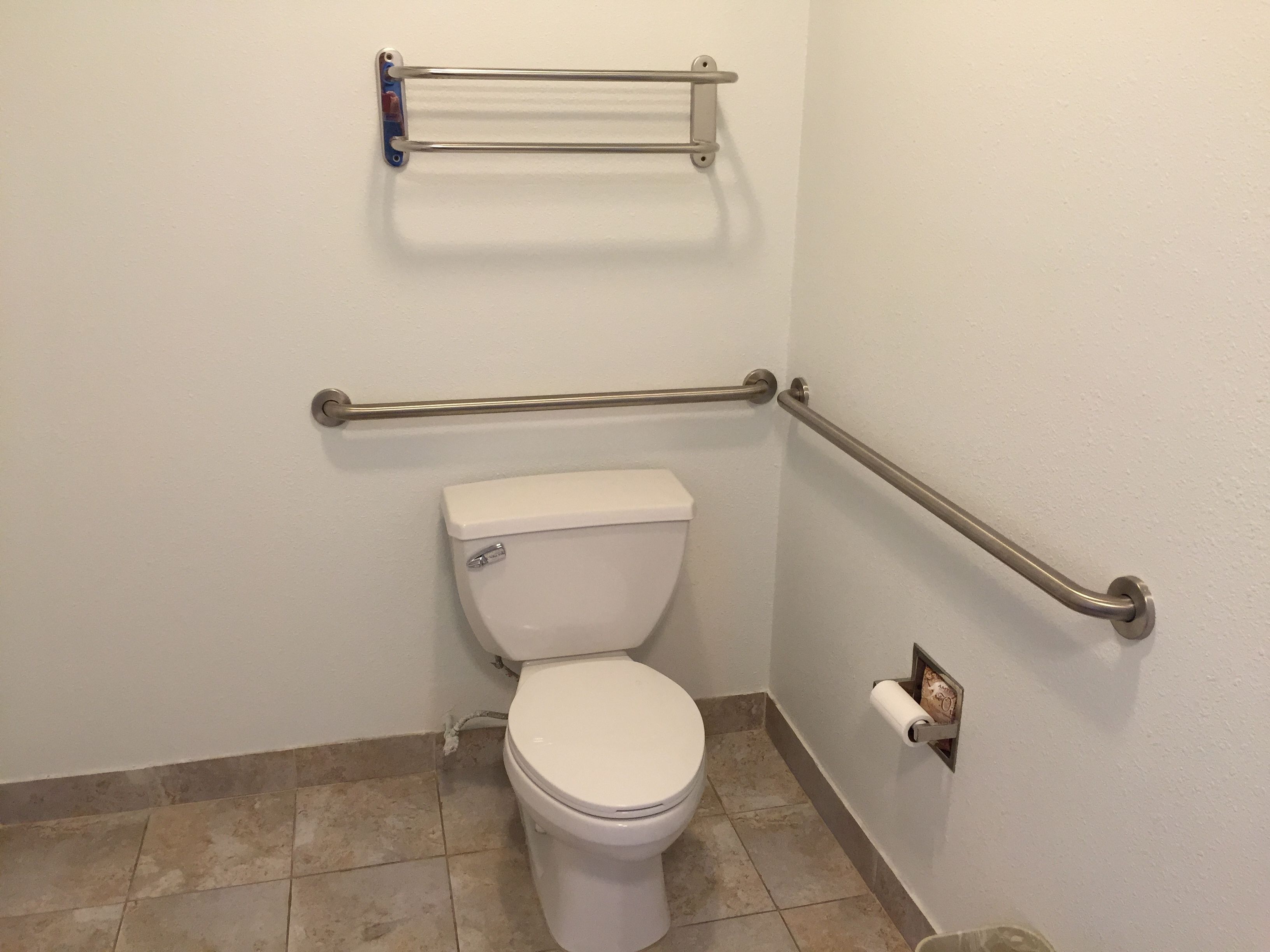 combined shower/bathtub, deep-soaking bathtub, free toiletries