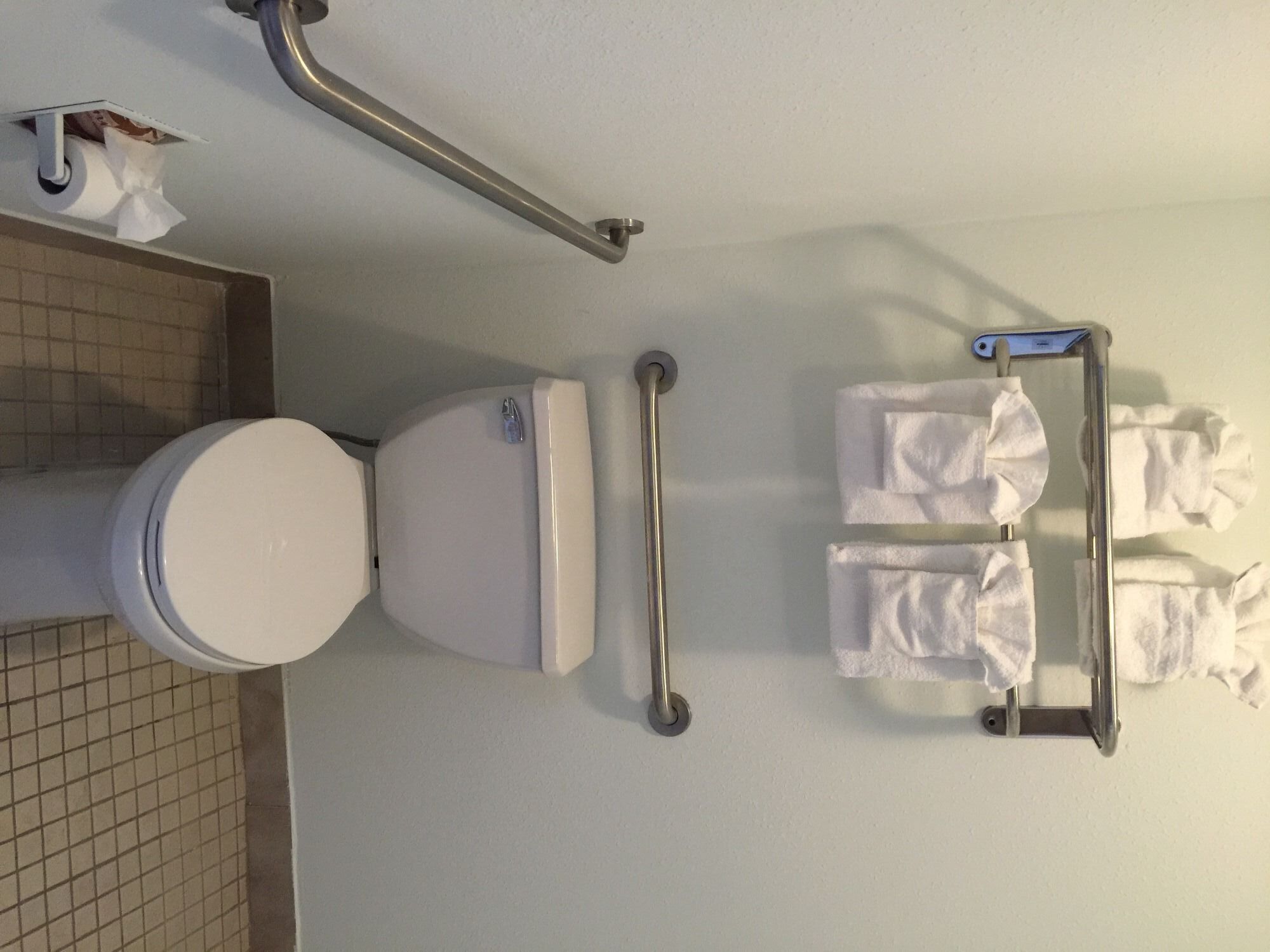 combined shower/bathtub, deep-soaking bathtub, free toiletries