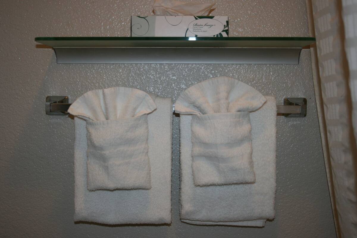 combined shower/bathtub, deep-soaking bathtub, free toiletries