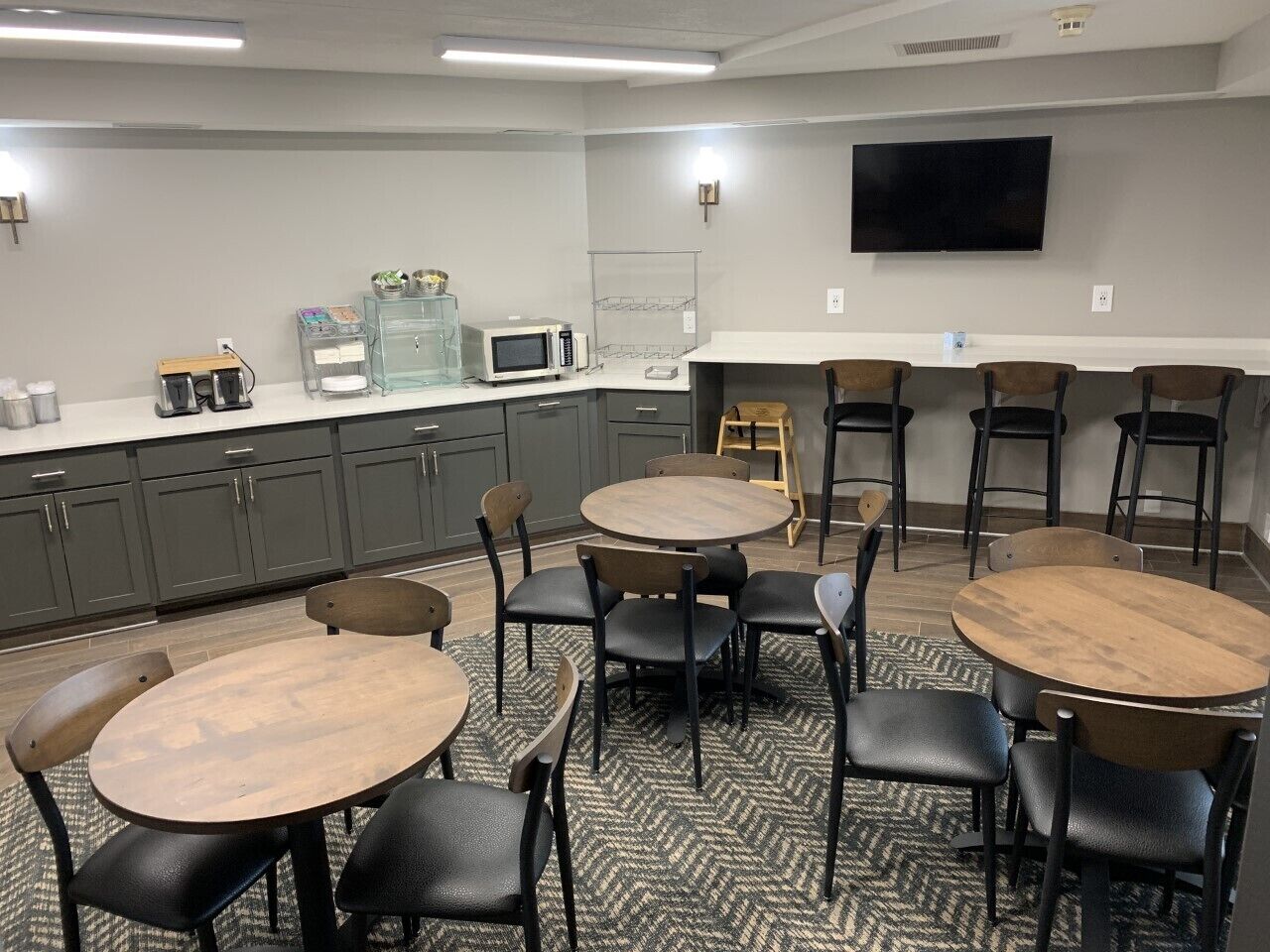 free daily continental breakfast