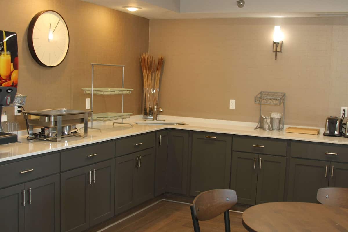 free daily continental breakfast