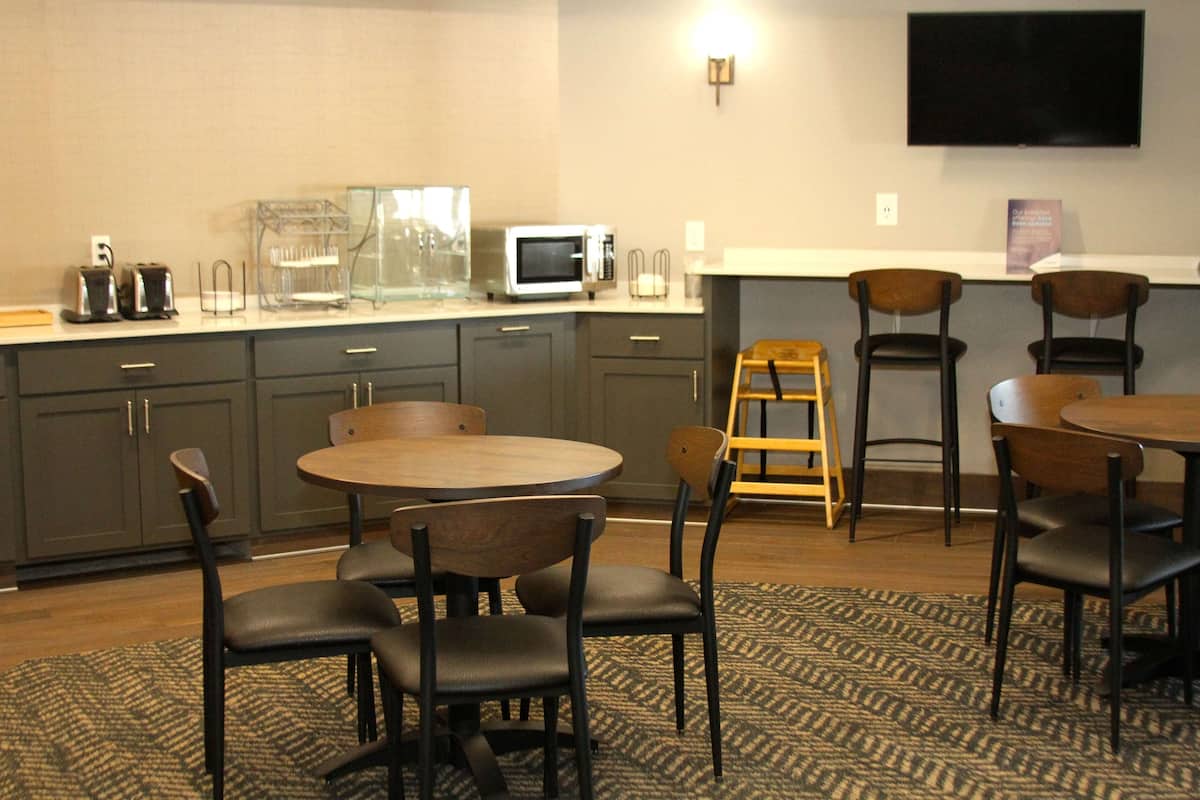 free daily continental breakfast