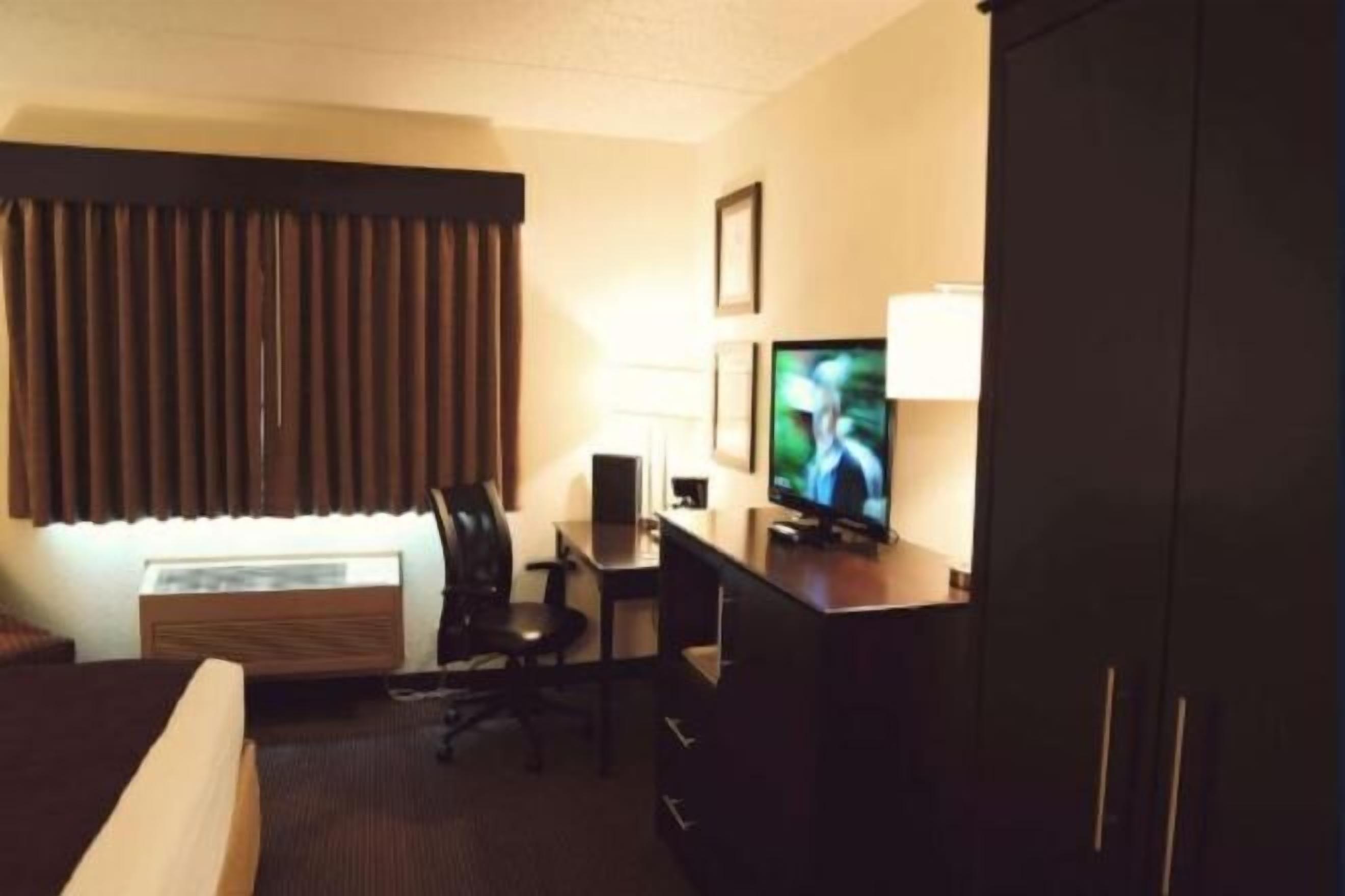 Desk, iron/ironing board, free cots/infant beds, free WiFi