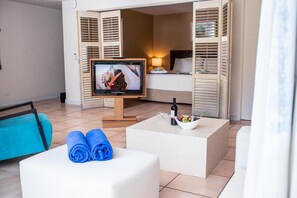 Minibar, in-room safe, individually furnished, laptop workspace