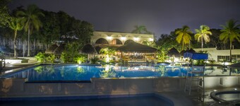 Coronado Luxury Club & Suites