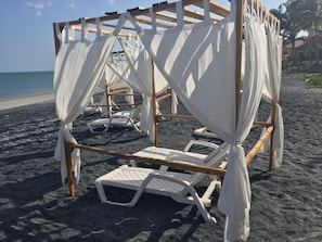 Beach nearby, beach bar - Coronado Luxury Club & Suites (Nueva Gorgona)