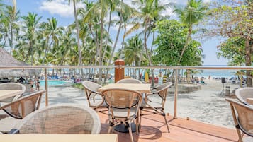3 bars/lounges, swim-up bar, poolside bar