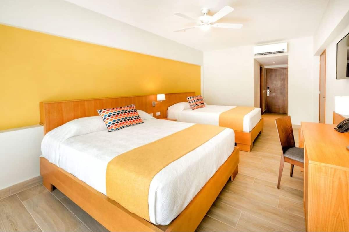 Premium bedding, in-room safe, desk, iron/ironing board