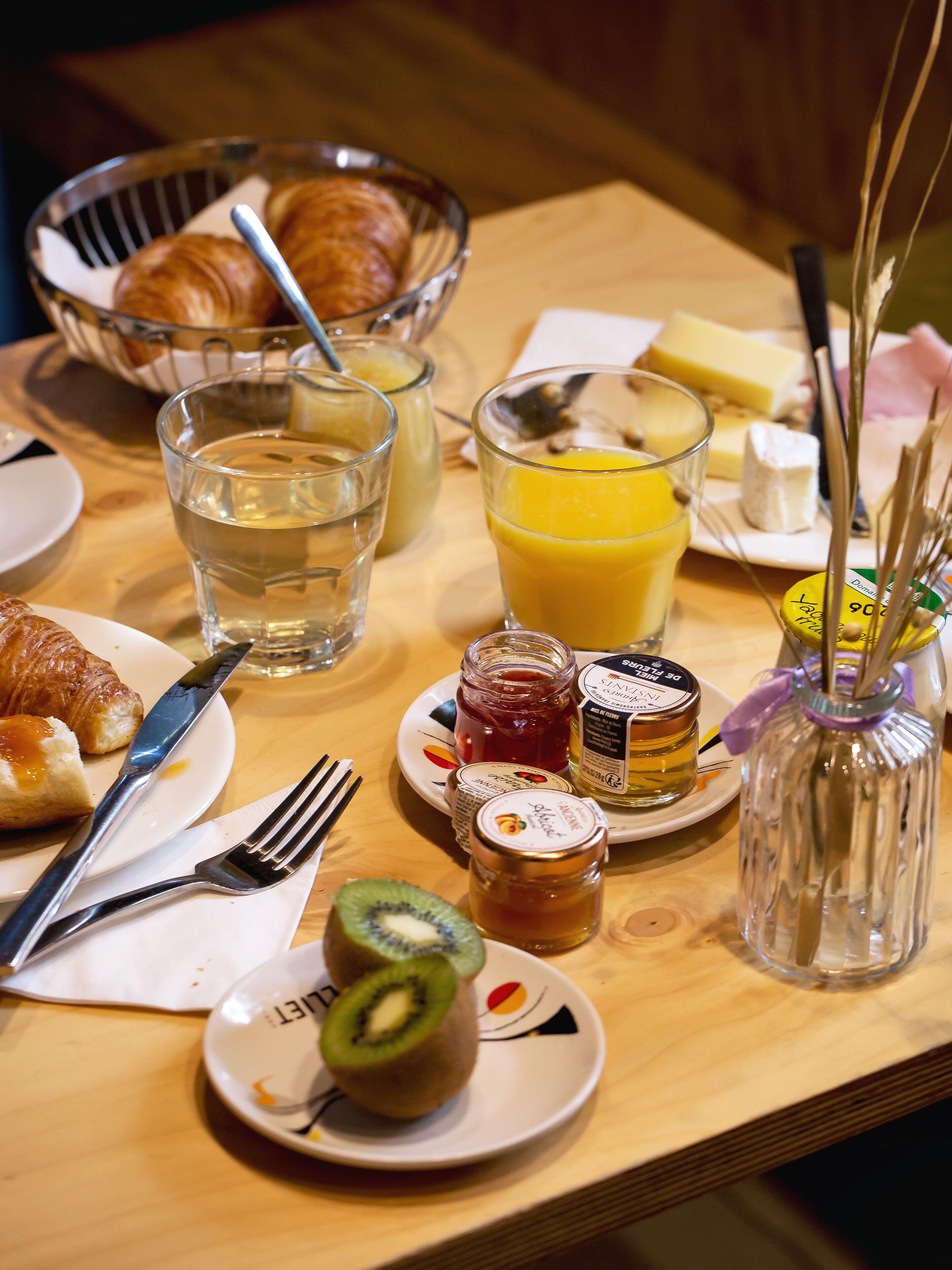 Petit déjeuner buffet servi tous les jours en supplément