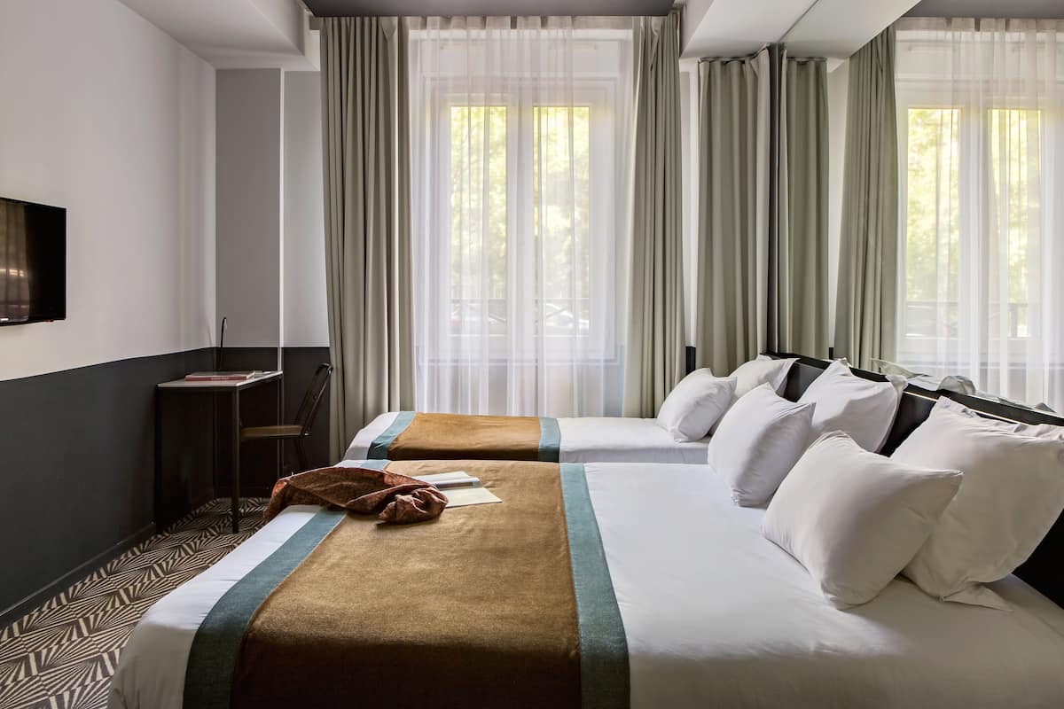 Comfort Triple Room, Berbilang Katil | Meja, kalis bunyi, Wi-fi percuma, cadar katil