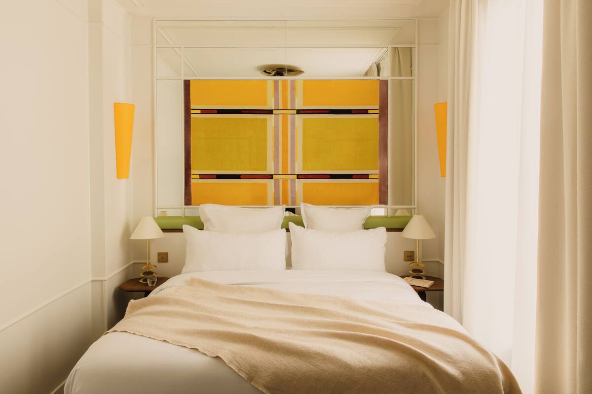 Classic Double Room | Desk, soundproofing, WiFi (free), bed sheets