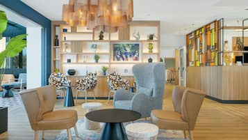 Lobby lounge