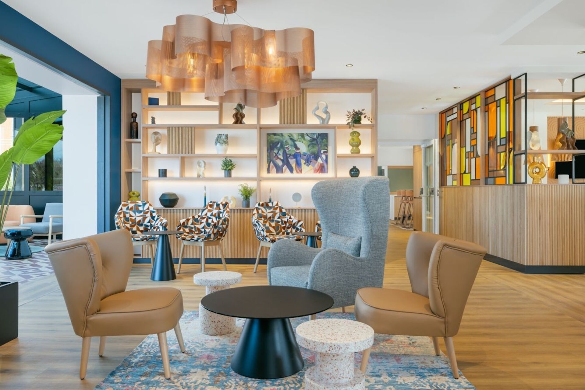 Lobby lounge