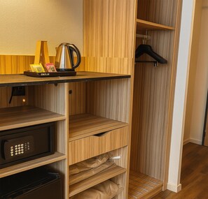 Premium bedding, in-room safe, individually furnished, desk