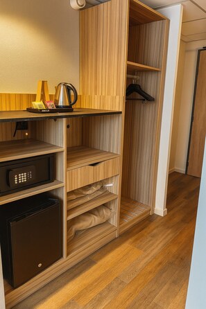 Premium bedding, in-room safe, individually furnished, desk
