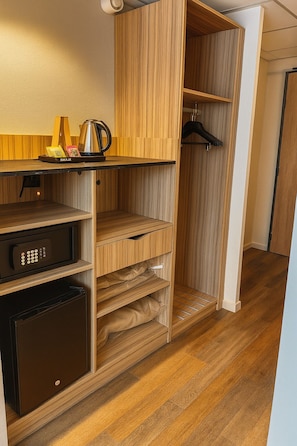 Premium bedding, in-room safe, individually furnished, desk