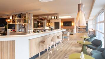 Sarapan prasmanan setiap hari (EUR 12.9 per orang)