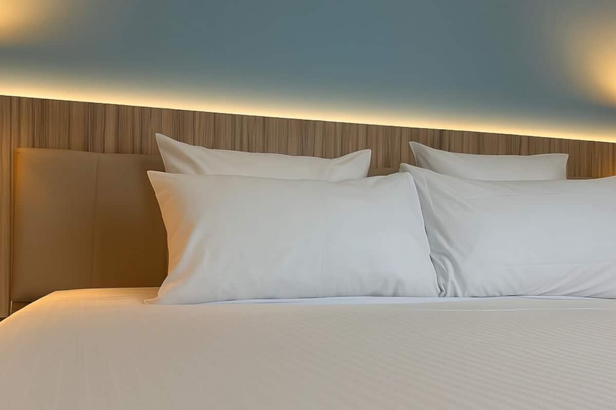 Premium bedding, in-room safe, individually furnished, desk