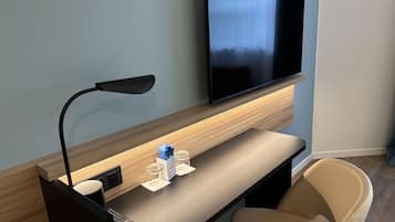 Hochwertige Bettwaren, Zimmersafe, individuell eingerichtet