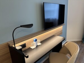 Premium bedding, in-room safe, individually furnished, desk