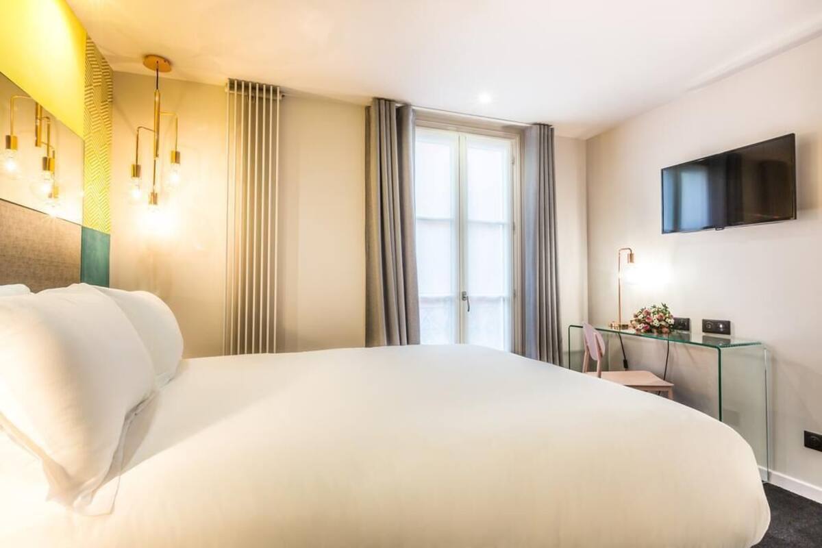 In-room safe, desk, blackout drapes, soundproofing