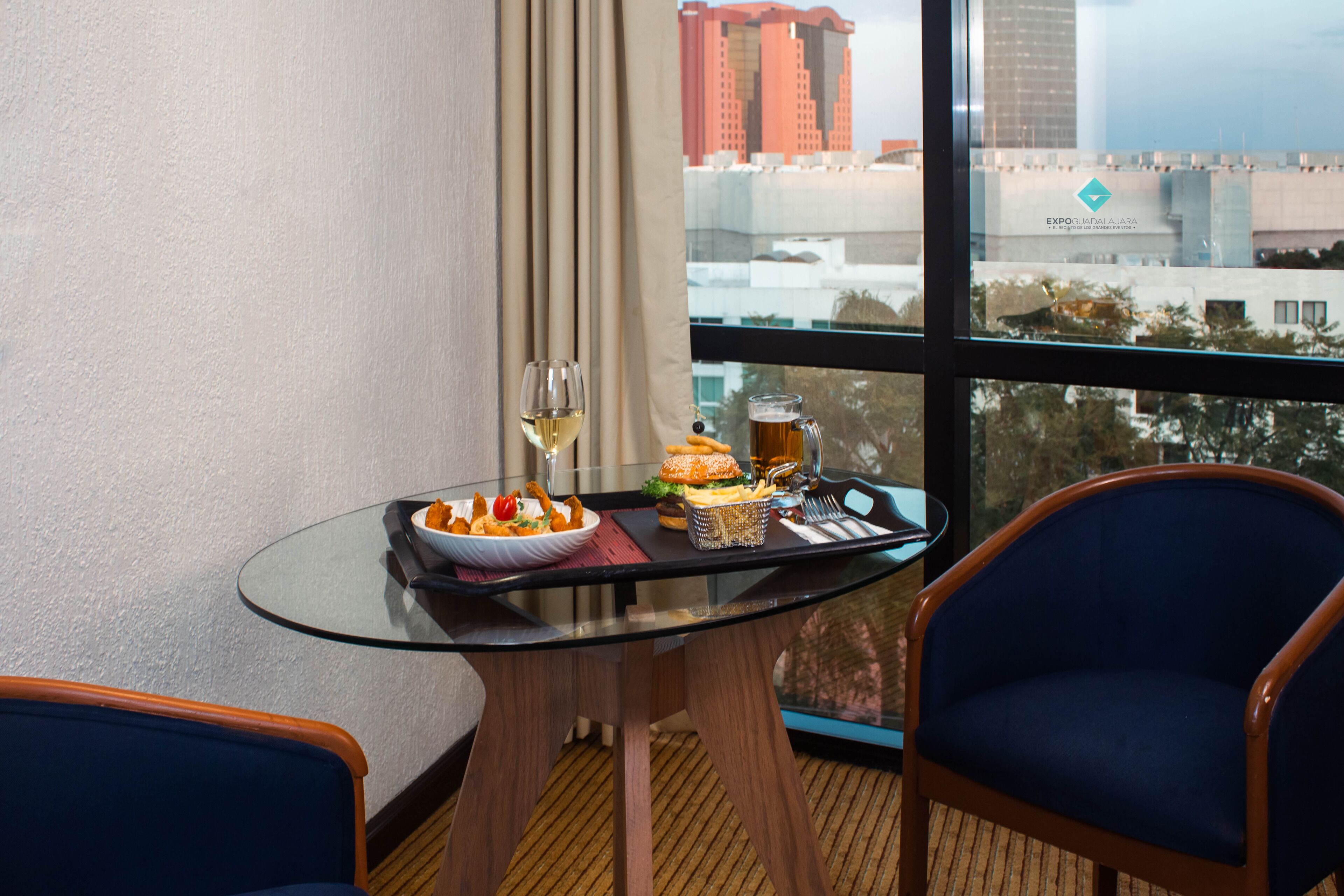 executive room, 2 double beds | in-room dining