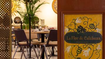 Se sirven desayunos, comidas y cenas